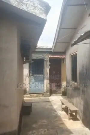 7bdrm Bungalow in Not Estate, Ipaja / Ipaja for sale