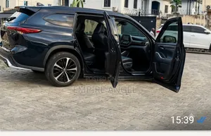 Toyota Highlander XLE 2022 Black