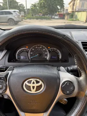 Toyota Camry SE 4dr Sedan (2.5L 4cyl 6A) 2013 Red