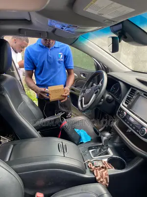 Car or Tracking Installation of GPS Car Tracking