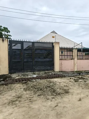 3bdrm Bungalow in Residents Area Eleko for rent