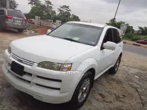 Isuzu Axiom 2004 White