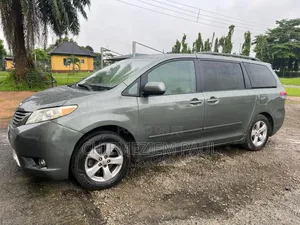 Toyota Sienna 2014 Gray