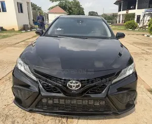 Toyota Camry SE (2.5L 4cyl 8A) 2019 Black