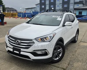 Hyundai Santa Fe SE AWD 2017 White