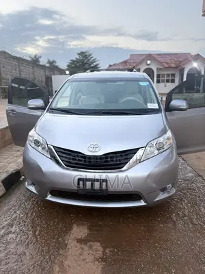 Luxury Accident Free Car