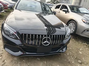 Mercedes-Benz C300 Sport 4Matic Sedan AWD (2.0L 4cyll 7A) 2016 Black