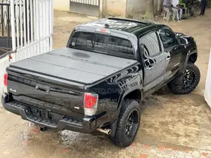 Toyota Tacoma 4dr Double Cab 2016 Black