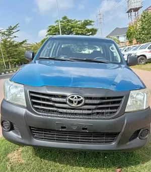 Toyota Hilux 2014 Blue