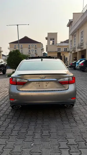 Lexus ES 2018 Gray