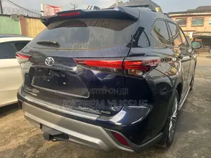 Toyota Highlander Platinum AWD 2026 Blue