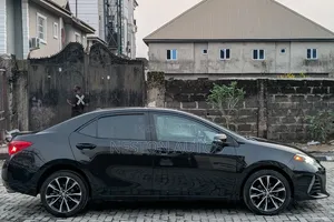 Toyota Corolla 2017 Black