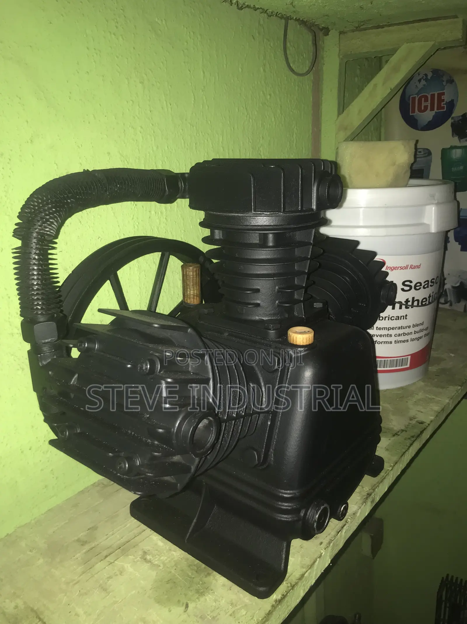 Compressor Head