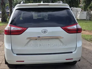 Toyota Sienna 2018 White