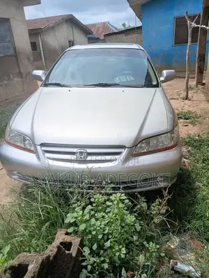 Honda Accord 2000 Silver