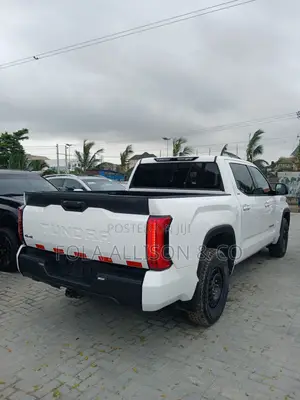 Toyota Tacoma SR5 XtraCab 6' Bed AT 2024 White