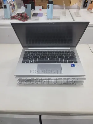 Laptop HP EliteBook 830 G8 16GB Intel Core i7 SSD 512GB