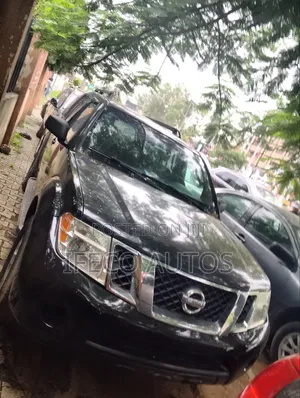 Nissan Pathfinder LE 2007 Black