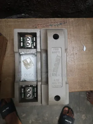 200A 415V Ceramic Cut-Out Fuse Base – Heavy Duty