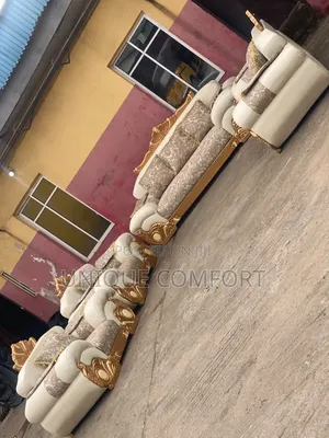 7 Seaters Luxury Royal Leather and Fabric Sofa With Throw Pillows