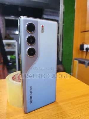 Tecno Camon 40 Pro 4G 256 GB Blue