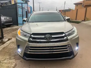 Toyota Highlander Limited 4dr SUV (3.5L 6cyl 6A) 2015 Gold