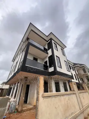 7bdrm Duplex in Magodo for sale
