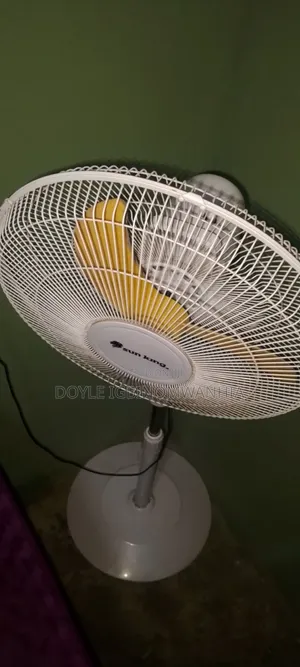 Solar Standing Fan With 4bulbs and 1 Security Bulb