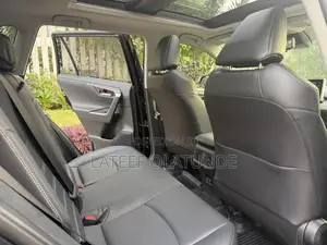 Toyota RAV4 Limited AWD 2019 Black