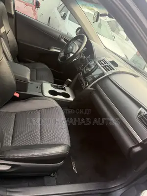Toyota Camry SE 4dr Sedan (2.5L 4cyl 6A) 2013 Gray