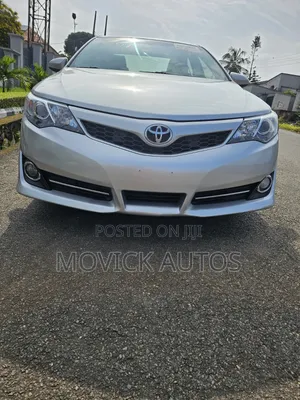 Toyota Camry 2012 Silver