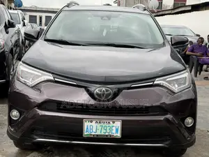 Toyota RAV4 Limited AWD (2.5L 4cyl 6A) 2017 Burgundy