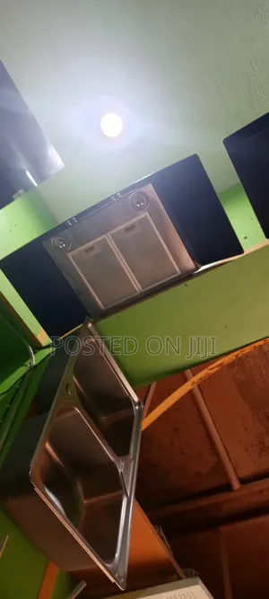 Kitchen Extractor or Range Hood