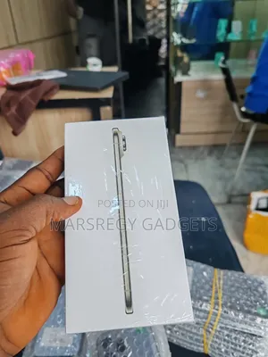 New Apple iPhone Air 256 GB Gold