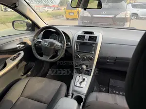 Toyota Corolla S 4dr Sedan (1.8L 4cyl 4A) 2013 Red