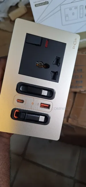 Luxury Gold Socket With Fast Charging Retractable USB and iPhone Cord