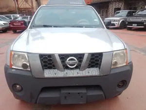 Nissan Xterra Automatic 2005 Silver