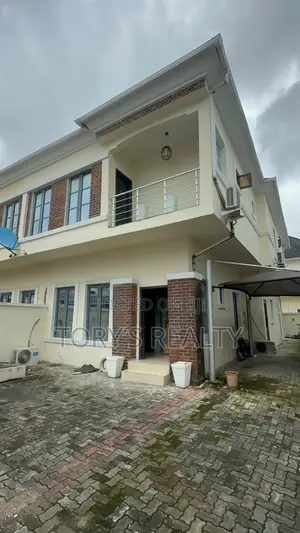 3bdrm Duplex in Chevron for rent