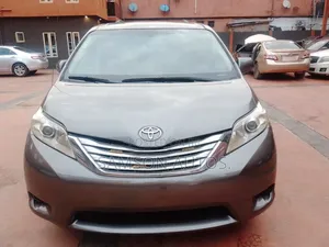 Toyota Sienna 2010 Gray