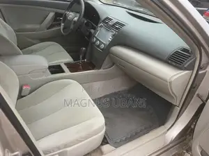 Toyota Camry LE 4dr Sedan (2.4L 4cyl 5A) 2006 Gold