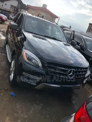 Mercedes-Benz M Class ML350 4MATIC 4dr SUV AWD (3.5L 6cyl 7A) 2014