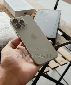 New Apple iPhone 16 Pro Max 256 GB Gold