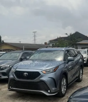 Toyota Highlander 2023 Blue