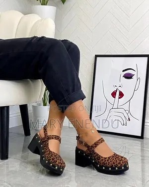 Women's Chunky Block Heel Mary Jane Slingback Pumps