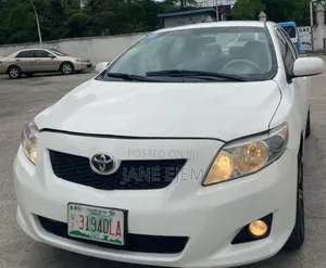 Toyota Corolla 2010 White