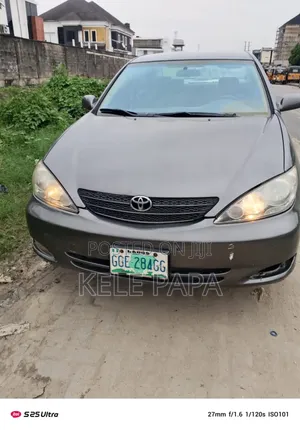 Toyota Camry LE 4dr Sedan (2.4L 4cyl 5M) 2003 Gray