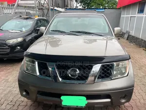 Nissan Pathfinder LE 2005 Gray