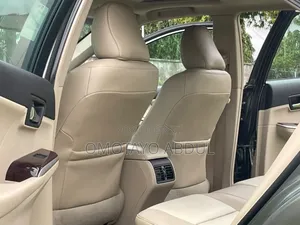Toyota Camry XLE 4dr Sedan (2.5L 4cyl 6A) 2012 Gray