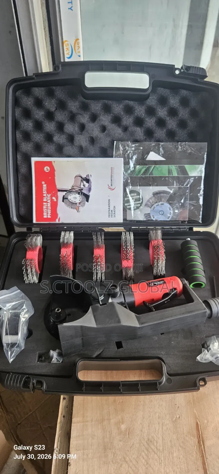 Pneumatic Bristle Blaster