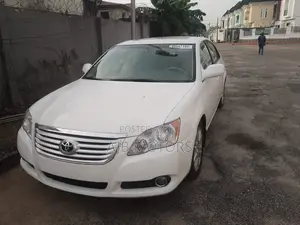 Toyota Avalon XL Sedan FWD (3.5L 6cyl 6A) 2009 White